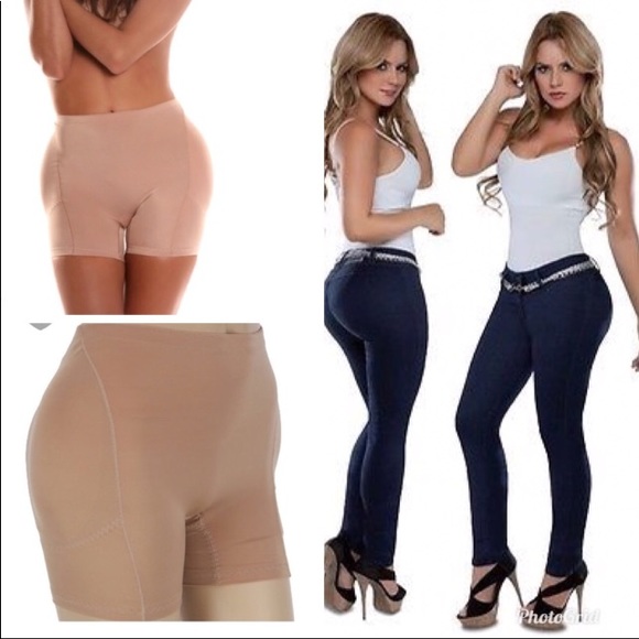 Provocative hip and butt - Picture 2 of 9